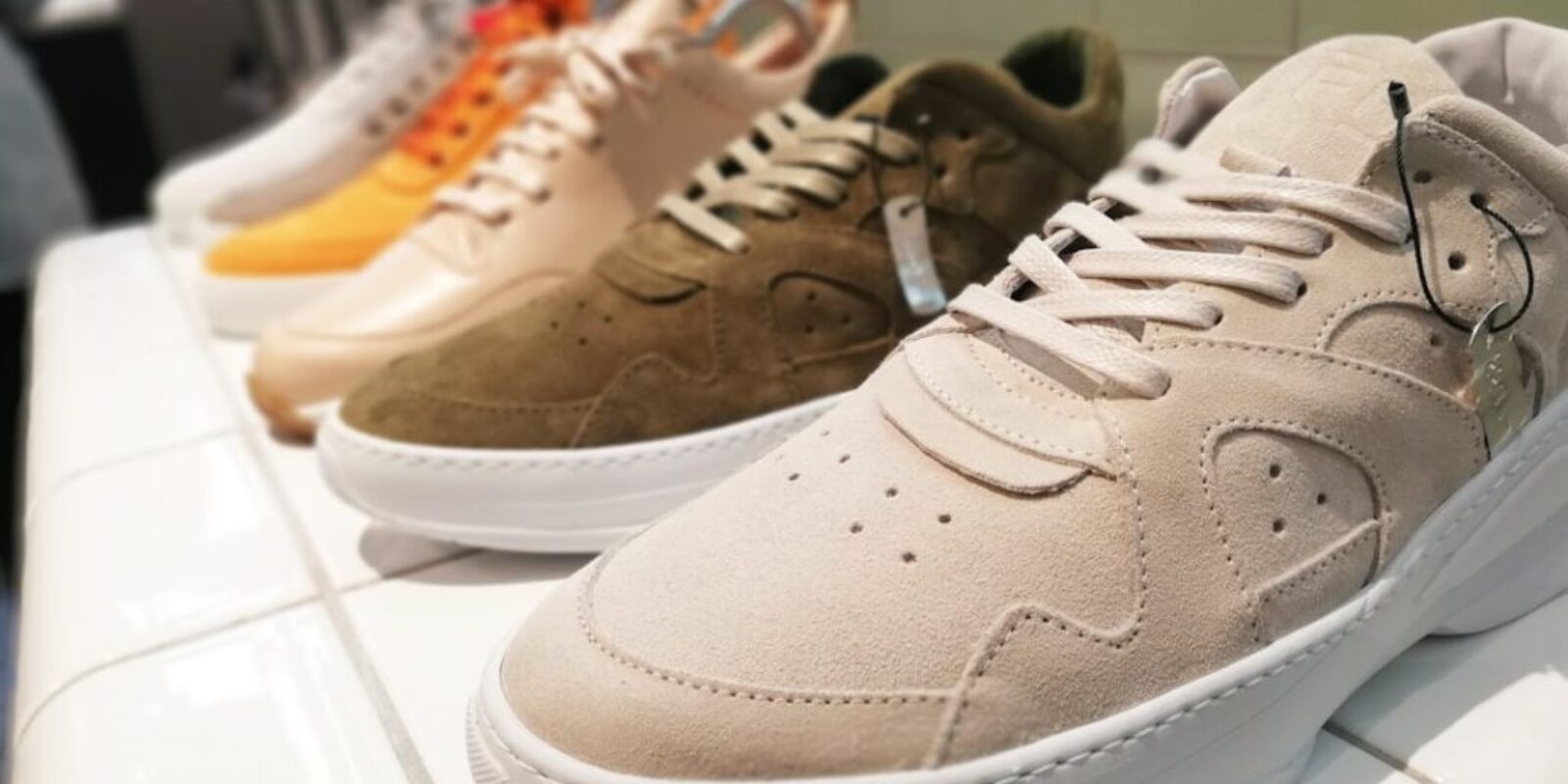 Photo Trendy w butach na wysokim obcasie na sezon letni