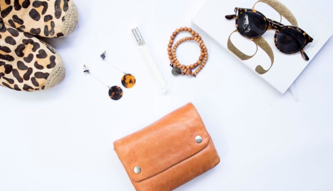 Photo Sposoby na noszenie sportowych butów w codziennych stylizacjach